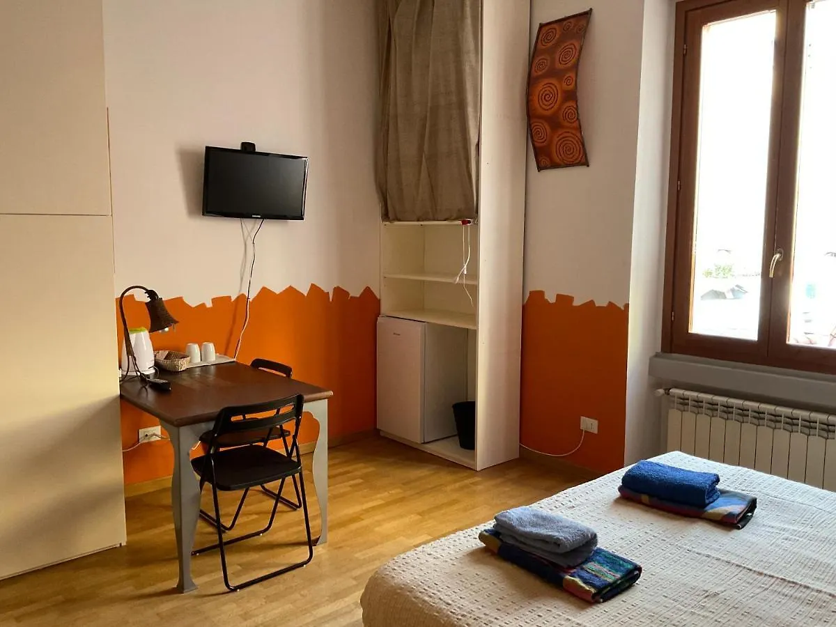Appartamento Isolab: Monolocale In Zona Isola Milano Italia